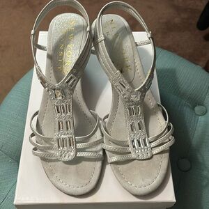 Women’s size 9 shoes
